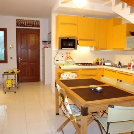 Excellently Equipped Row House With Fenced Garden For 8 In Lignano Pineta * Lignano Sabbiadoro