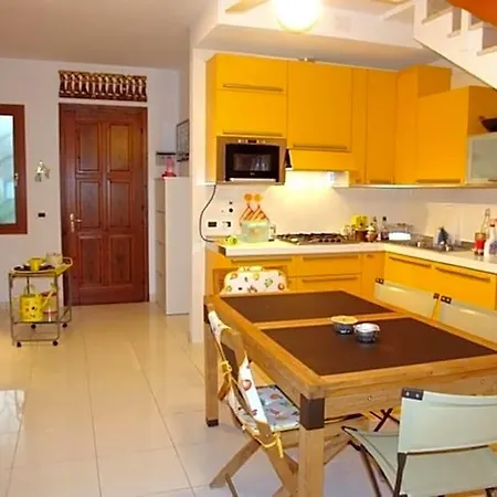 Excellently Equipped Row House With Fenced Garden For 8 In Lignano Pineta Villa Lignano Sabbiadoro