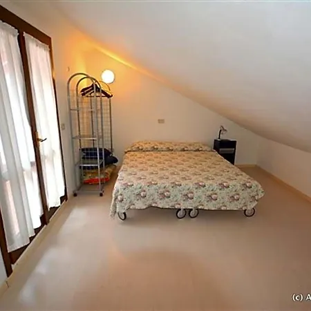 Excellently Equipped Row House With Fenced Garden For 8 In Lignano Pineta Villa Lignano Sabbiadoro