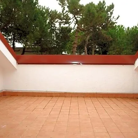 Excellently Equipped Row House With Fenced Garden For 8 In Lignano Pineta Lignano Sabbiadoro