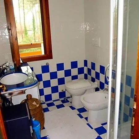 Villa Excellently Equipped Row House With Fenced Garden For 8 In Lignano Pineta *