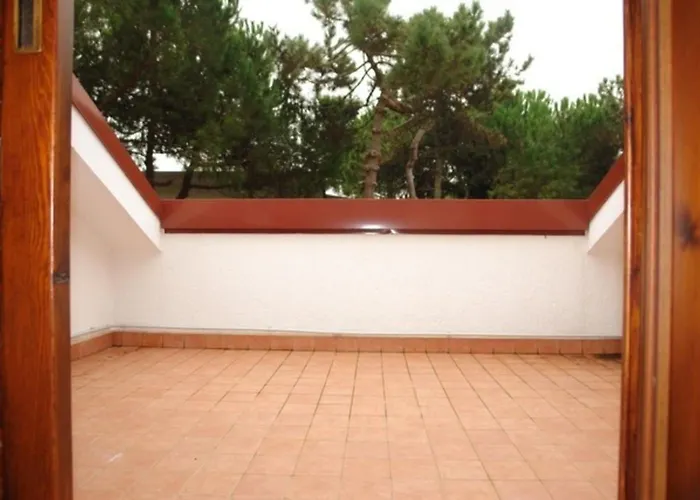 Excellently Equipped Row House With Fenced Garden For 8 In Lignano Pineta *