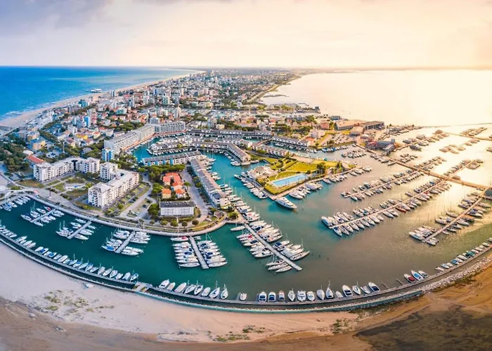 Excellently Equipped Row House With Fenced Garden For 8 In Lignano Pineta Lignano Sabbiadoro